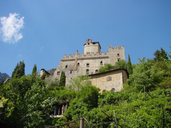 castelli vicino trento